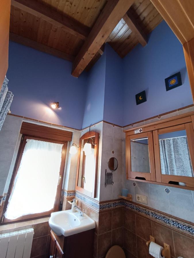 Cuarenta Y Ocho Luces Guest House Burgos Exterior photo
